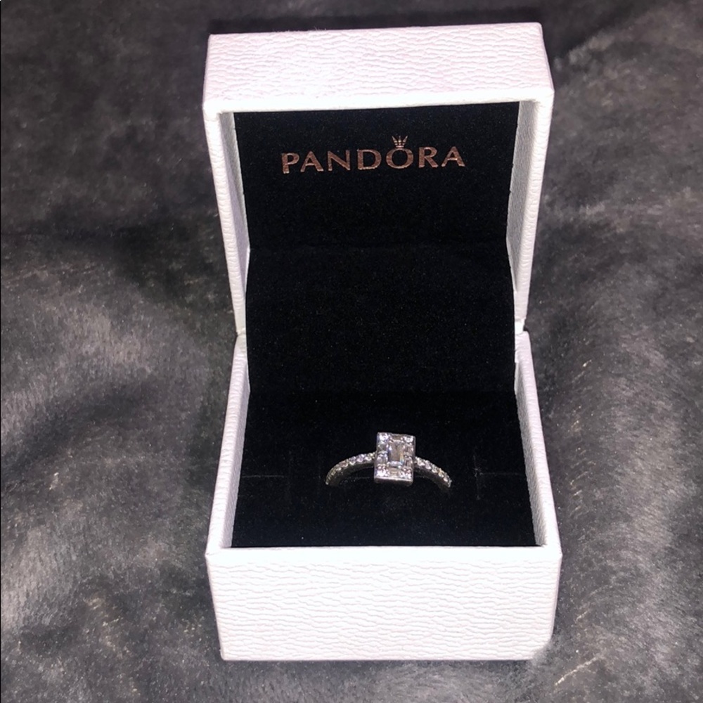 Pandora Ring